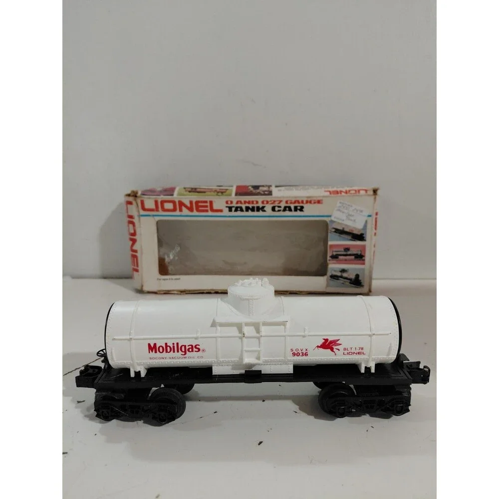 Lionel 6-9036 O Gauge Model Railroad Mobilgas Single Dome Tank Car w/ Box